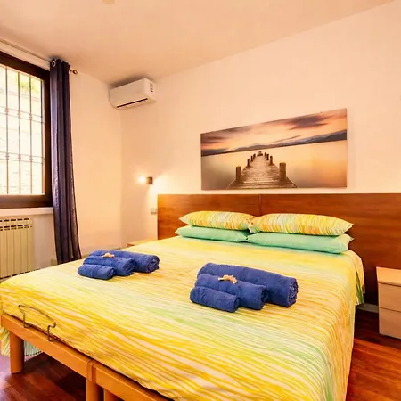 公寓 Le Finestre Sugli Ulivi Centro Storico Desenzano 代森扎诺-德尔加达